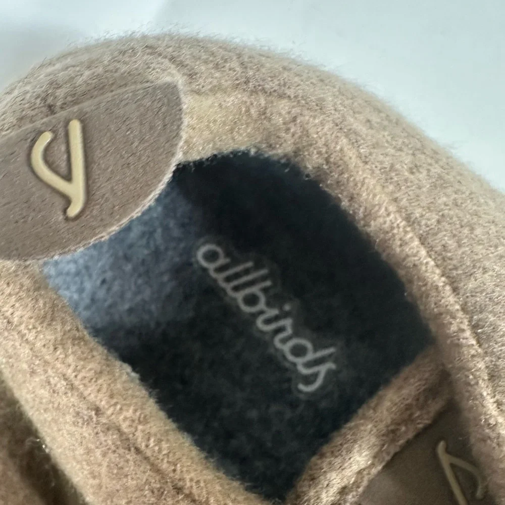ALLBIRDS Men's 8 Wool Runners Lace up Wool Sneakers